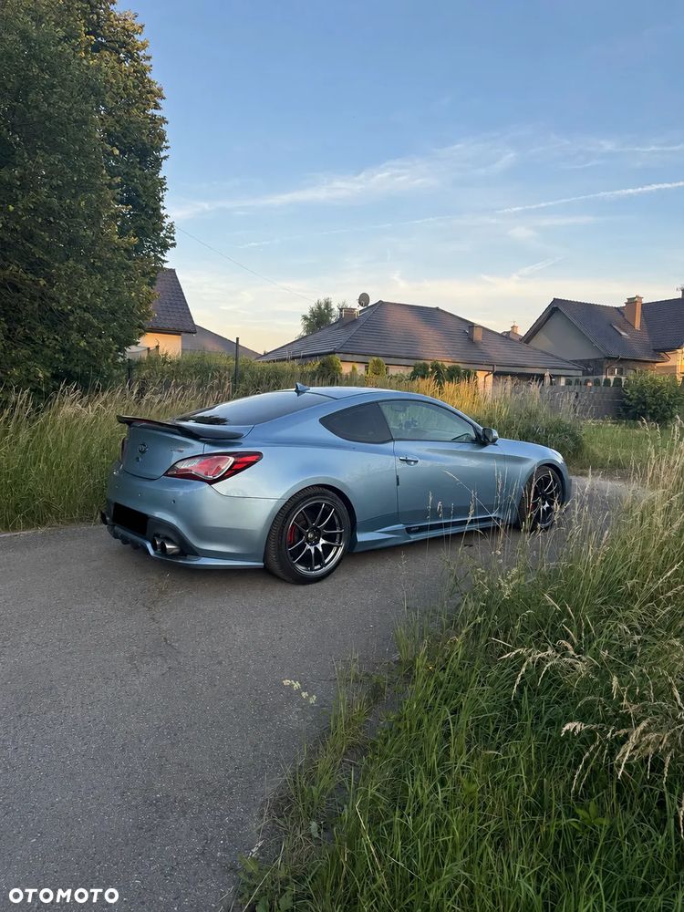 Hyundai Genesis Coupe - 3