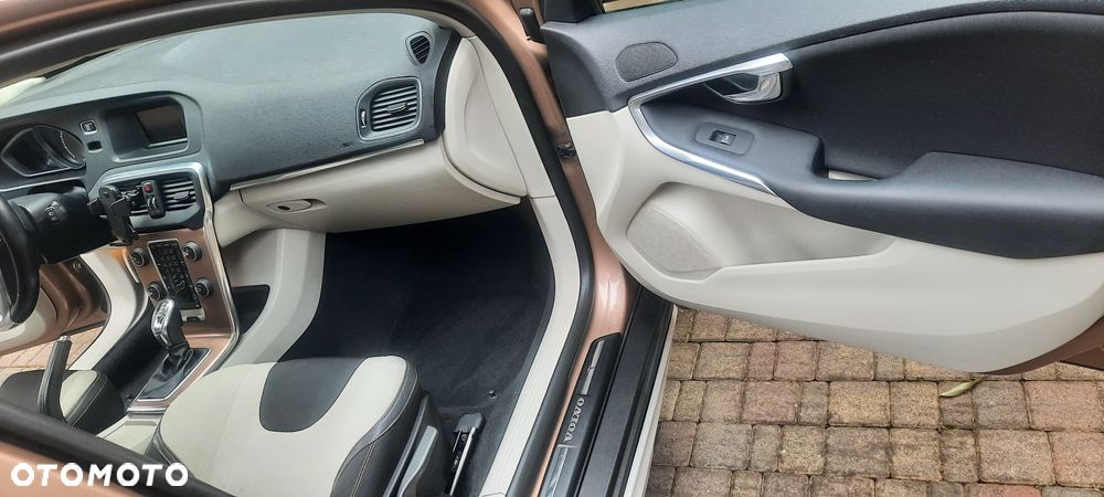 Volvo V40 T5 Momentum - 10