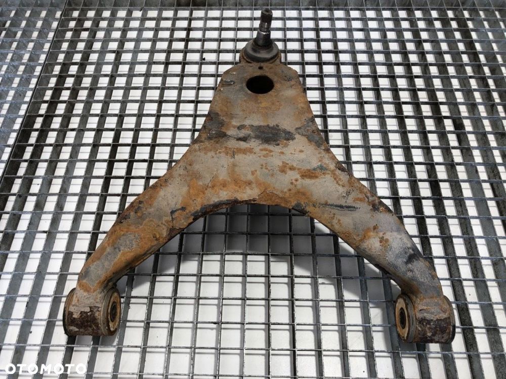 WAHACZ LEWY PRZÓD DOLNY  IVECO DAILY VI Autobus 2014 - 2022 50C16 115 kW [156 KM] olej napędowy - 3