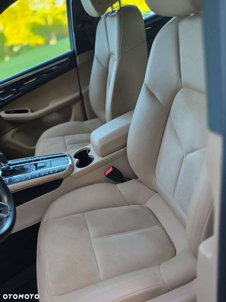 Porsche Macan S - 1