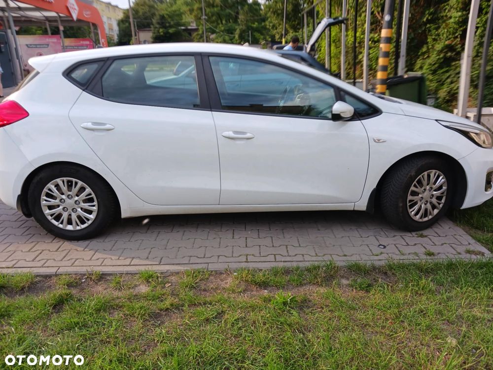 Kia Ceed 1.4 L - 12
