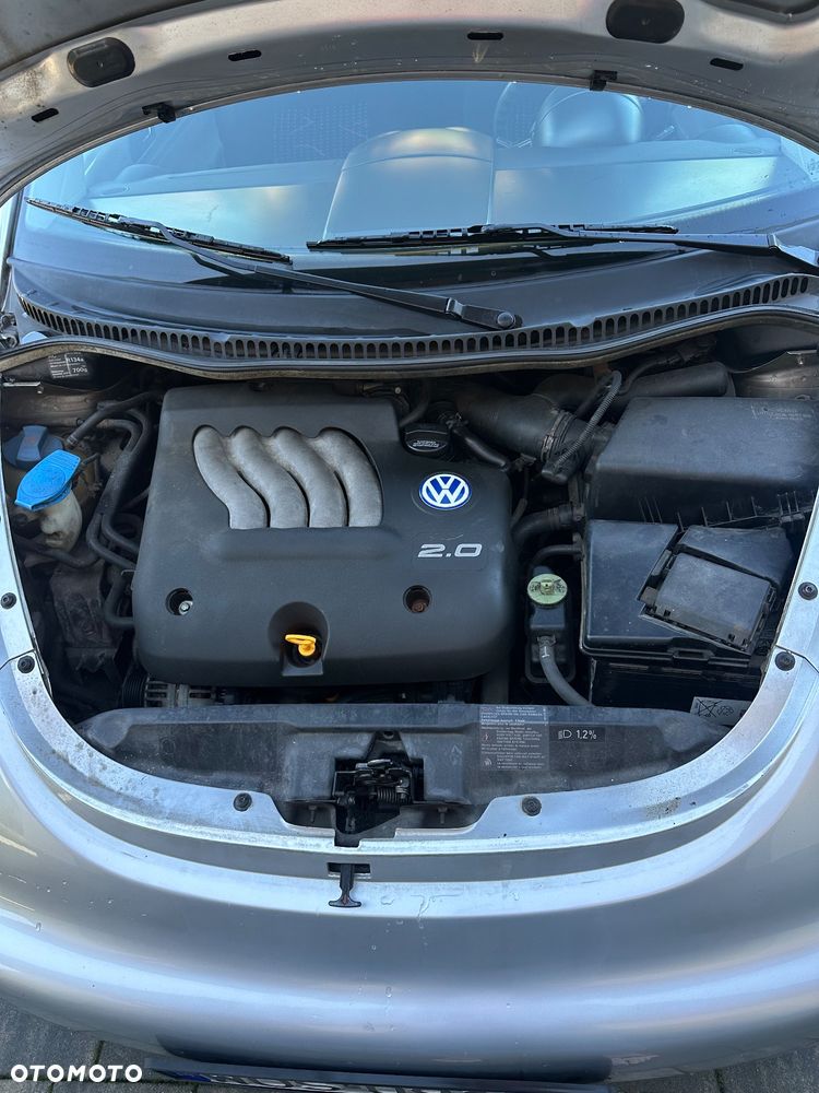 Volkswagen New Beetle 2.0 - 17