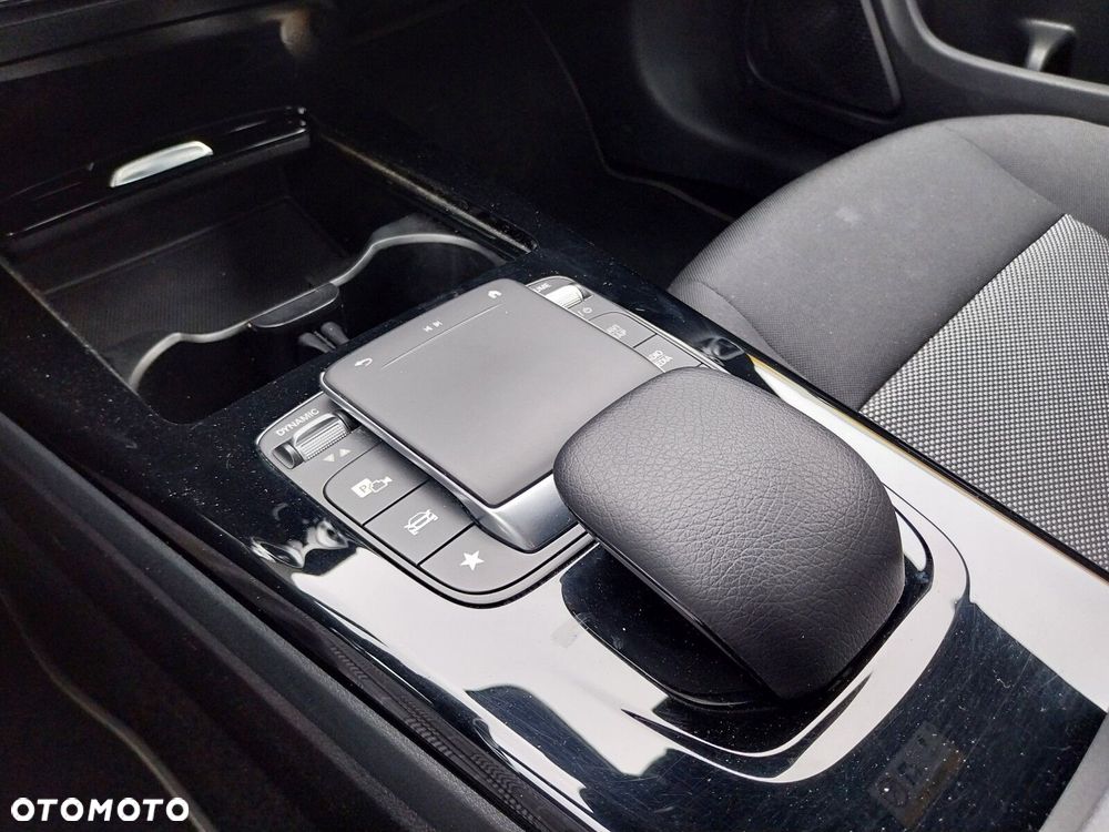 Mercedes-Benz CLA - 27