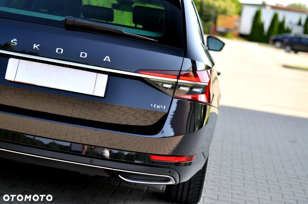 Skoda Superb 2.0 TDI SCR 4x4 L&K DSG - 12