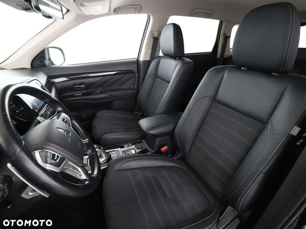 Mitsubishi Outlander - 14