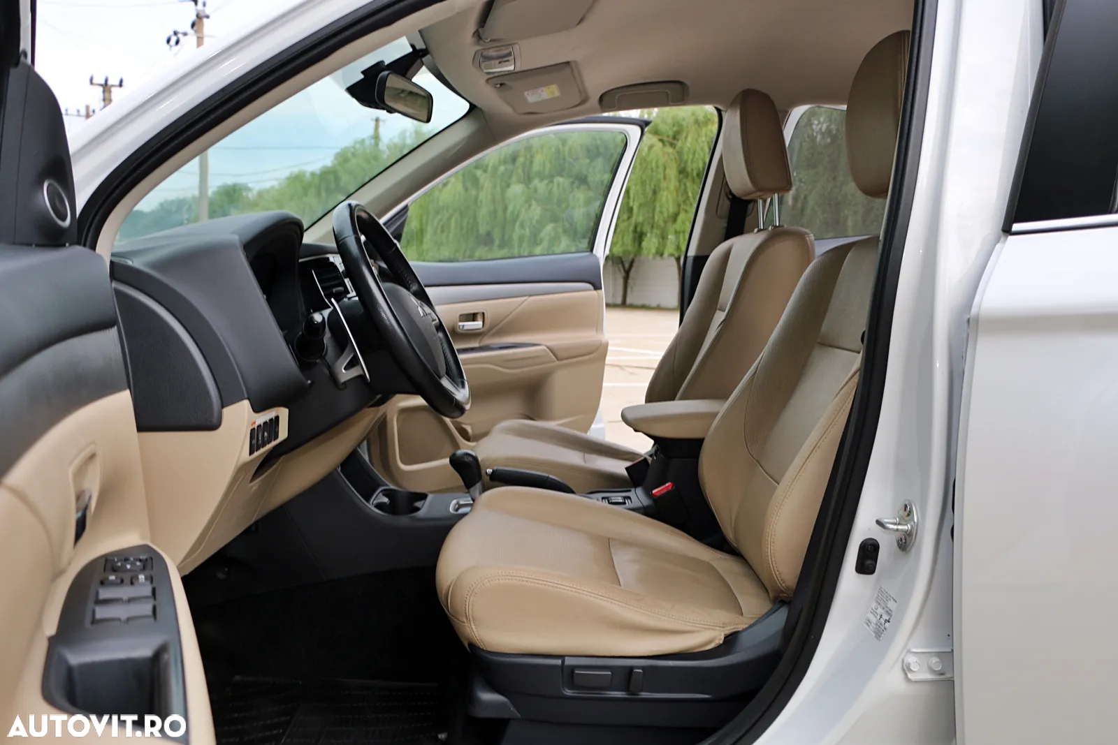 Mitsubishi Outlander 2.2 DI-D 4WD Automatik Diamant Edition - 17