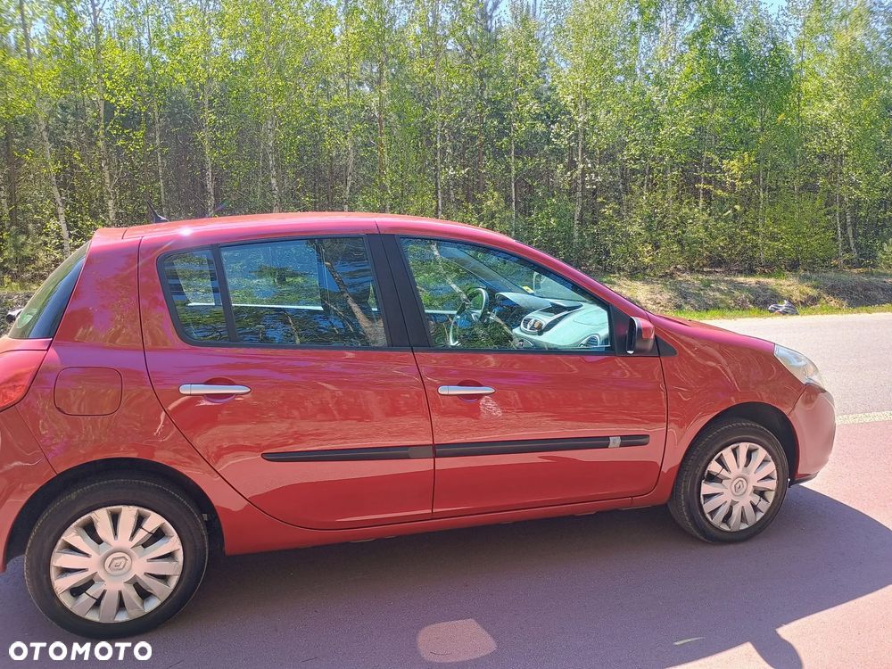 Renault Clio 1.2 16V Alize - 11