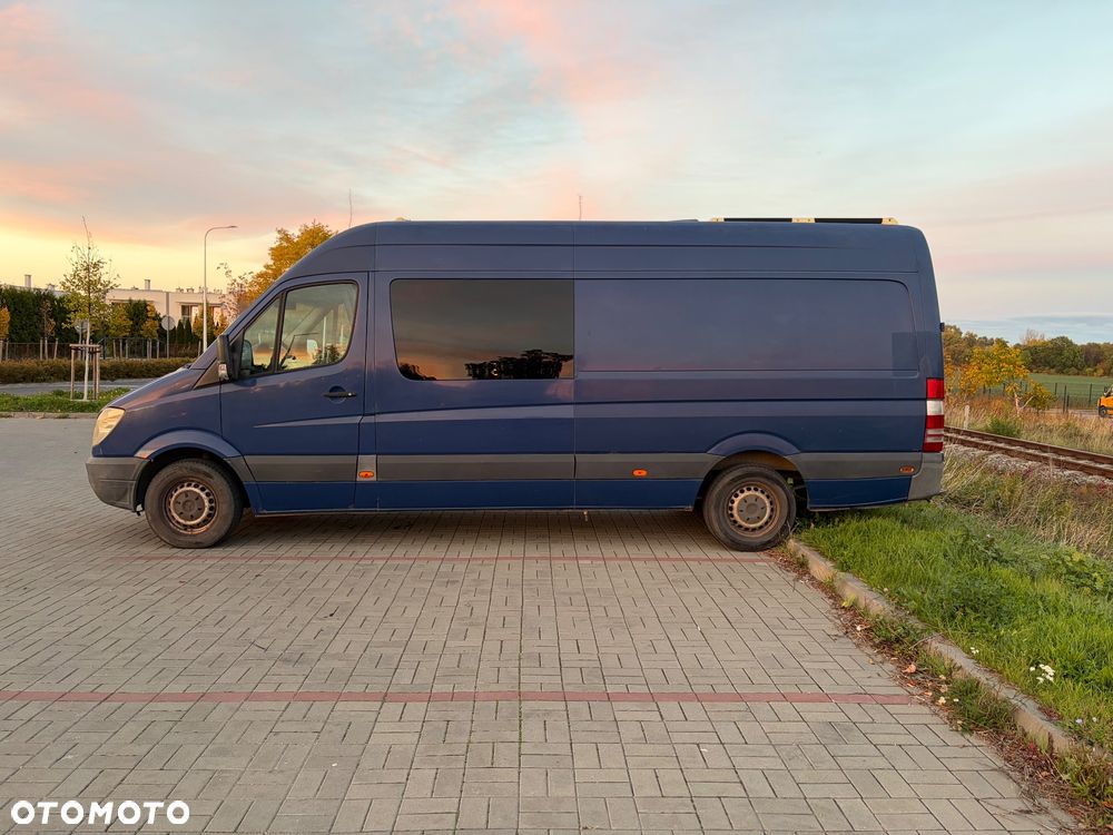 Mercedes-Benz Sprinter - 25