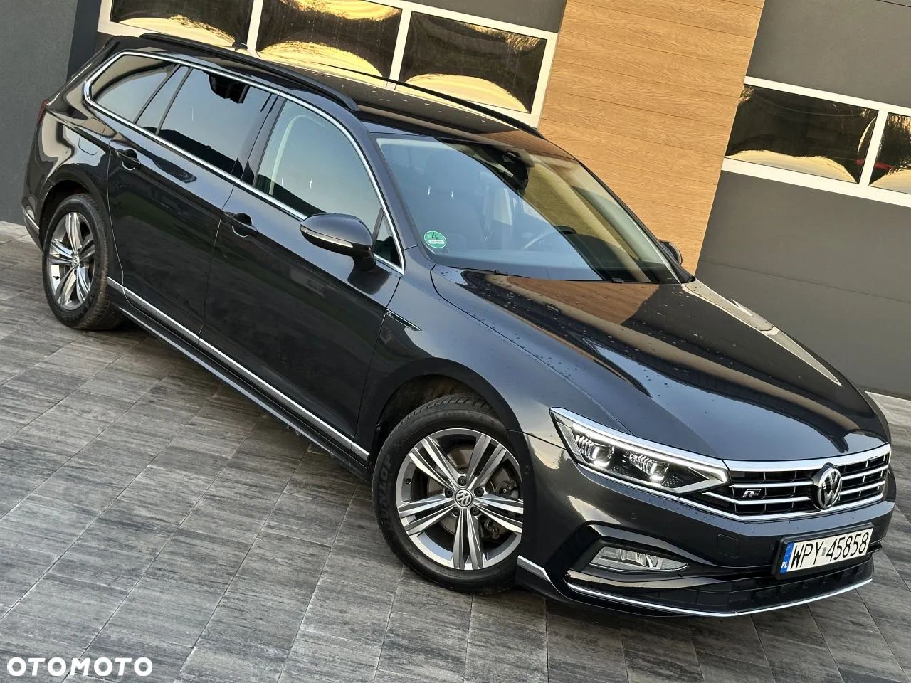 Volkswagen Passat Variant 1.6 TDI SCR DSG Business - 1