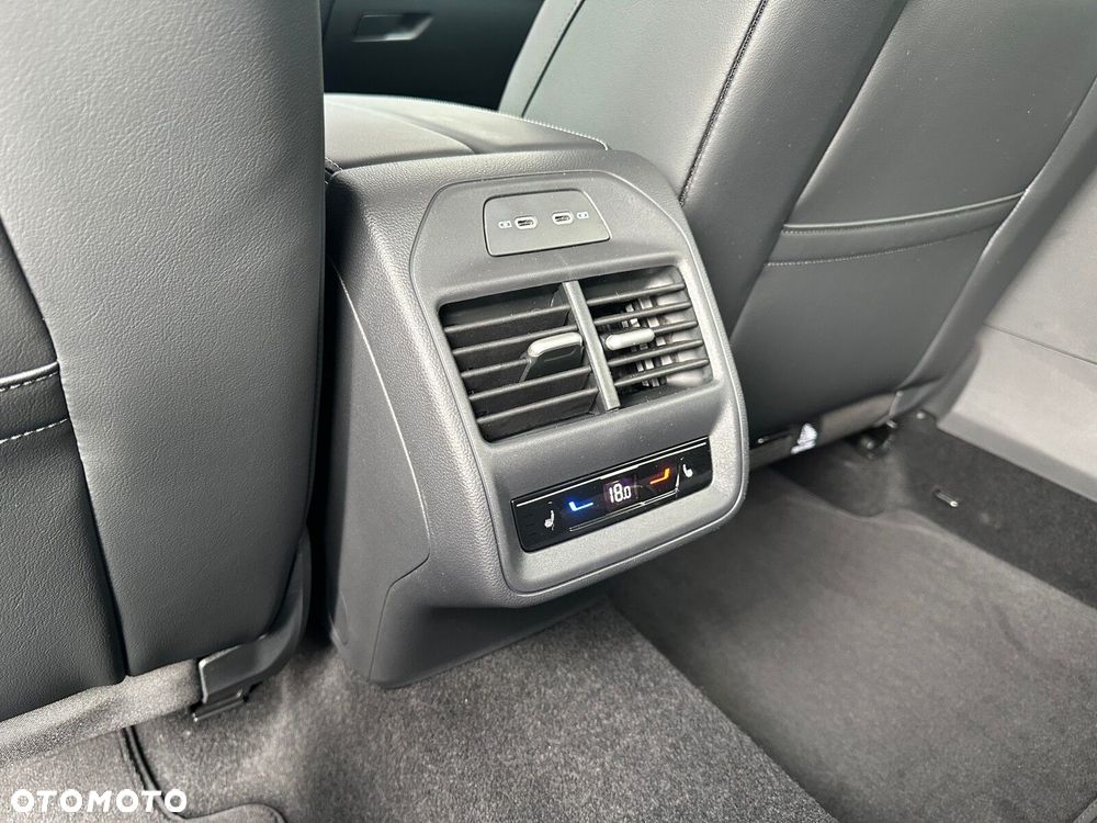 Volkswagen Passat - 28