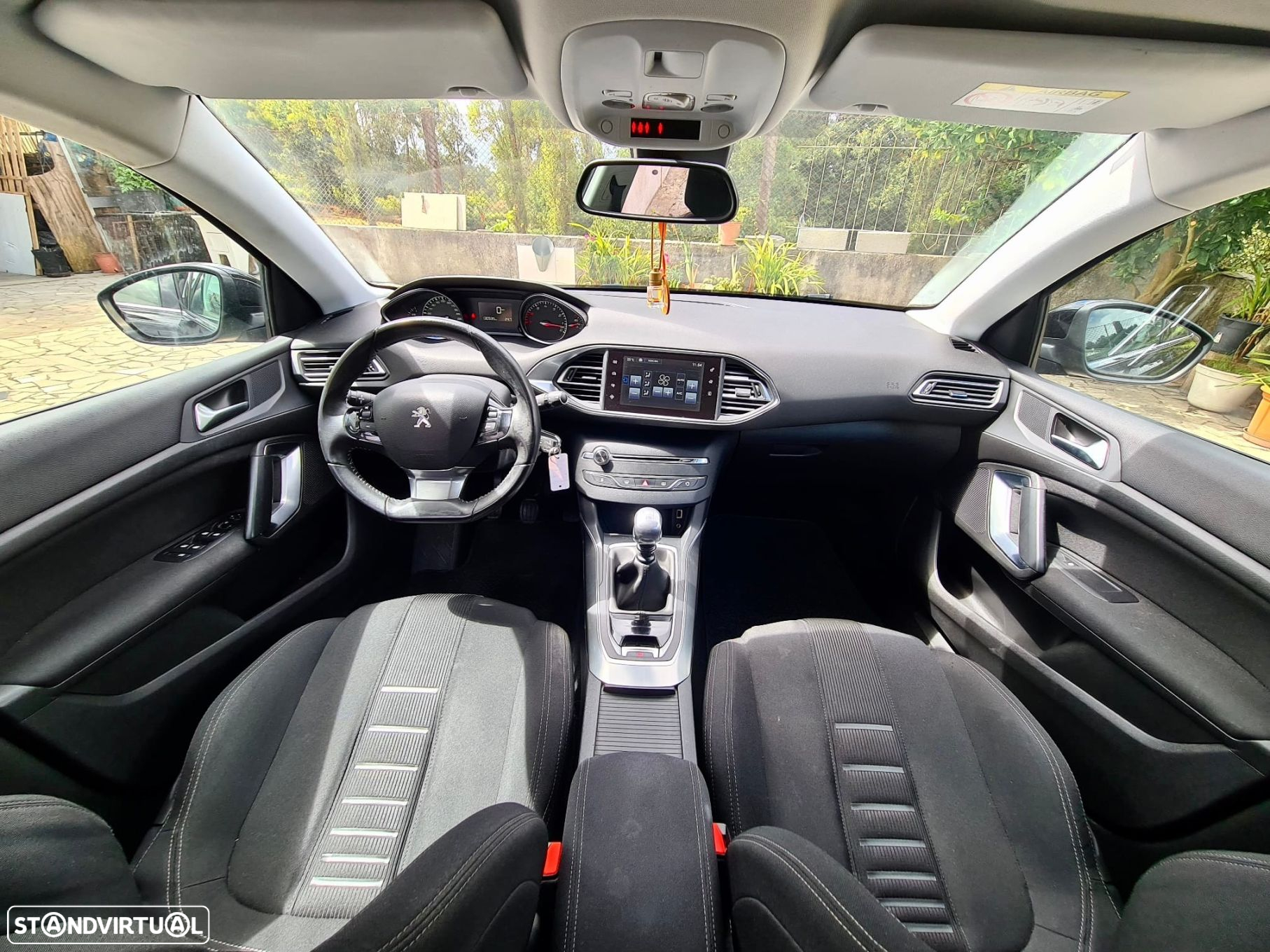 Peugeot 308 1.2 PureTech Allure J17 - 12