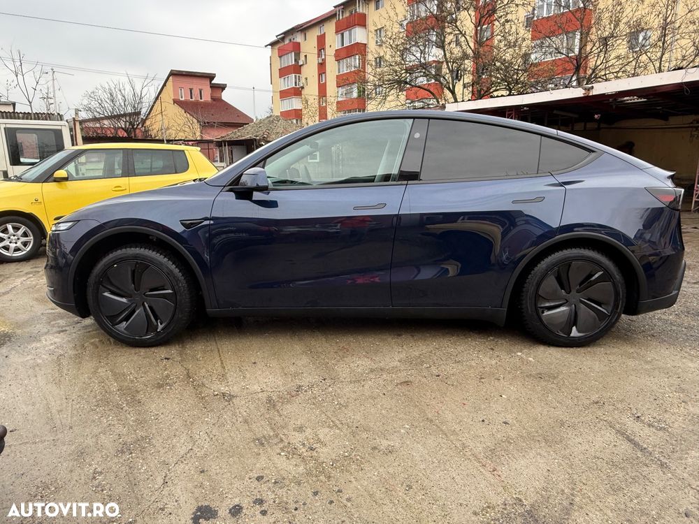 Tesla Model Y Long Range AWD Premium - 5