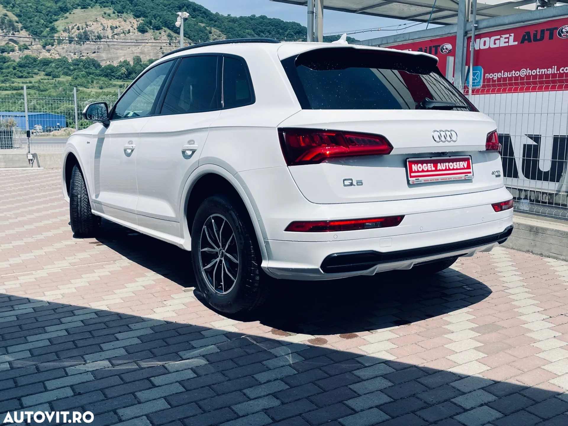 Audi Q5 40 TDI quattro S tronic sport - 4