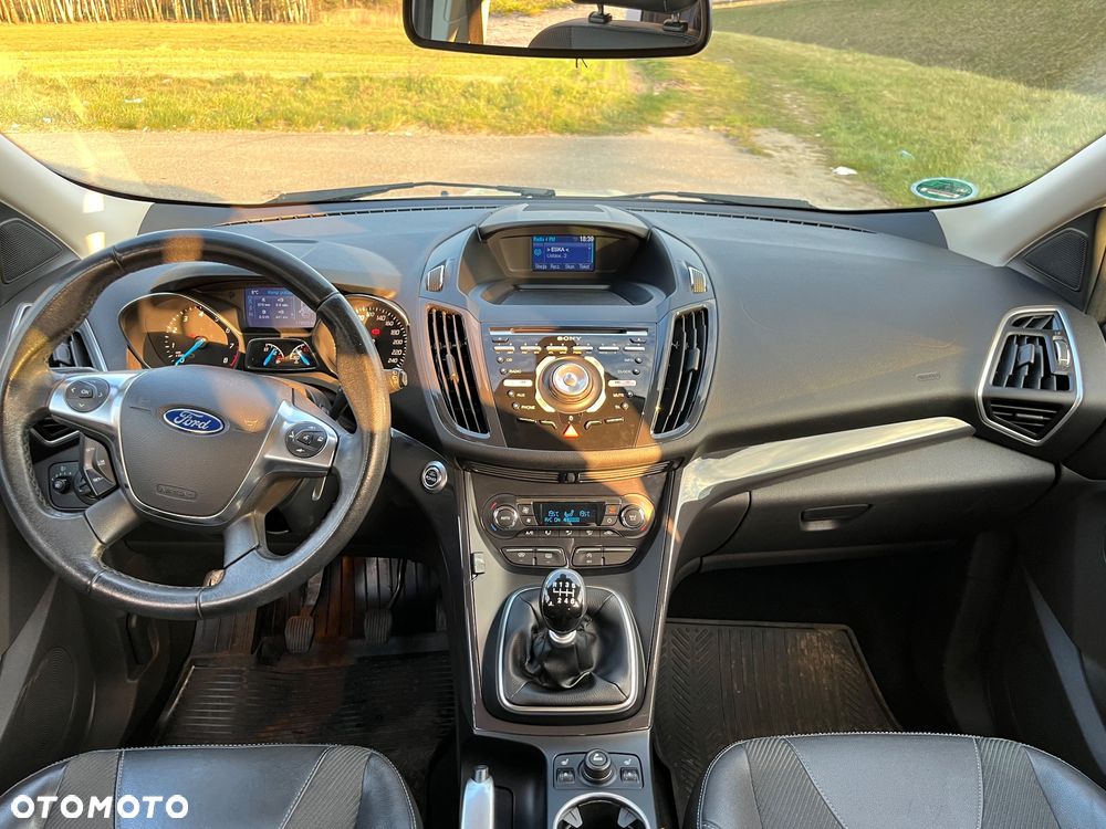 Ford Kuga 1.6 EcoBoost 2x4 Titanium - 10