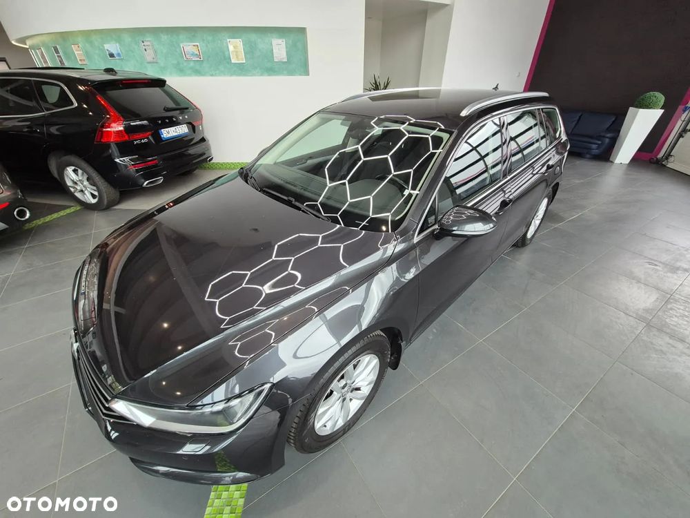 Volkswagen Passat - 38