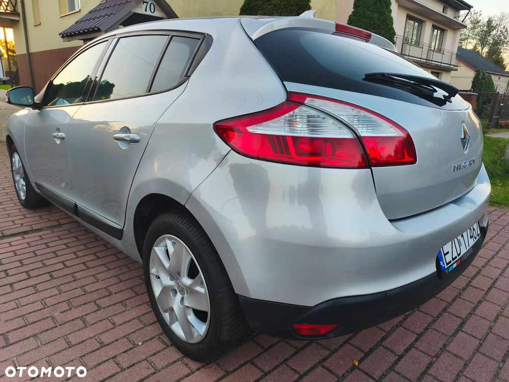 Renault Megane 2011 photo 4