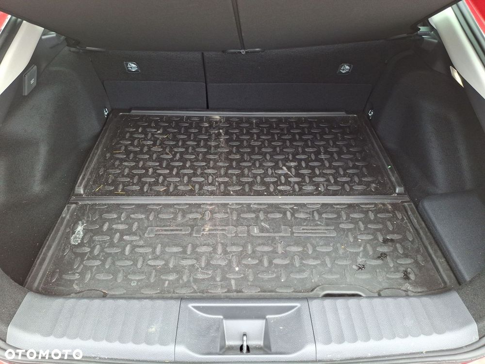 Toyota Prius - 12