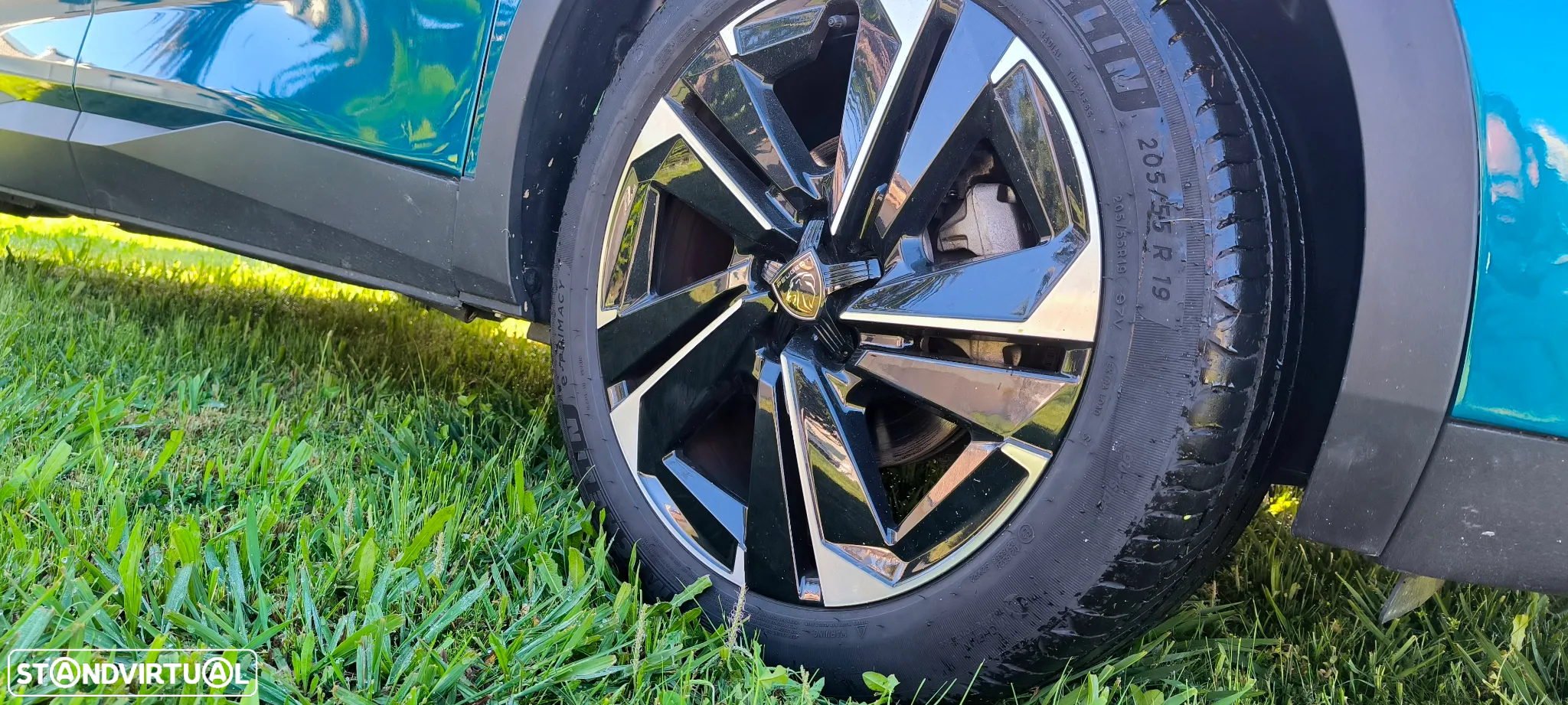 Peugeot 408 1.2 PureTech Allure Pack EAT8 - 22