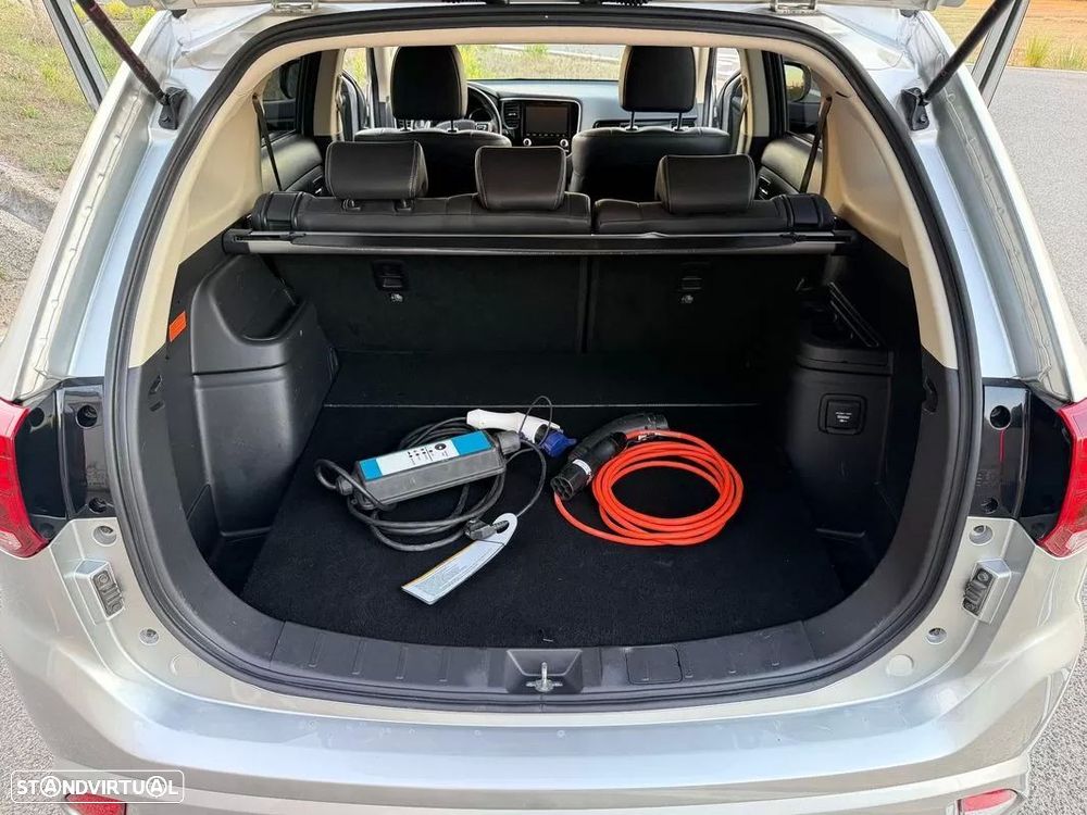 Mitsubishi Outlander 2.4 Instyle - 14