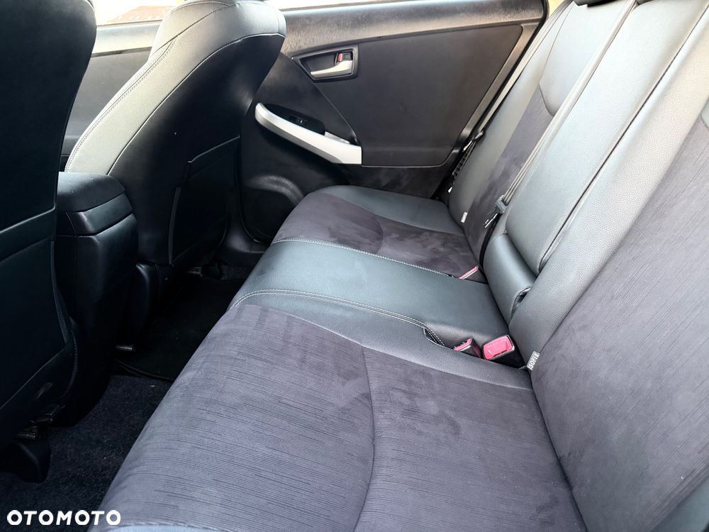 Toyota Prius 1.8 HSD Life - 24