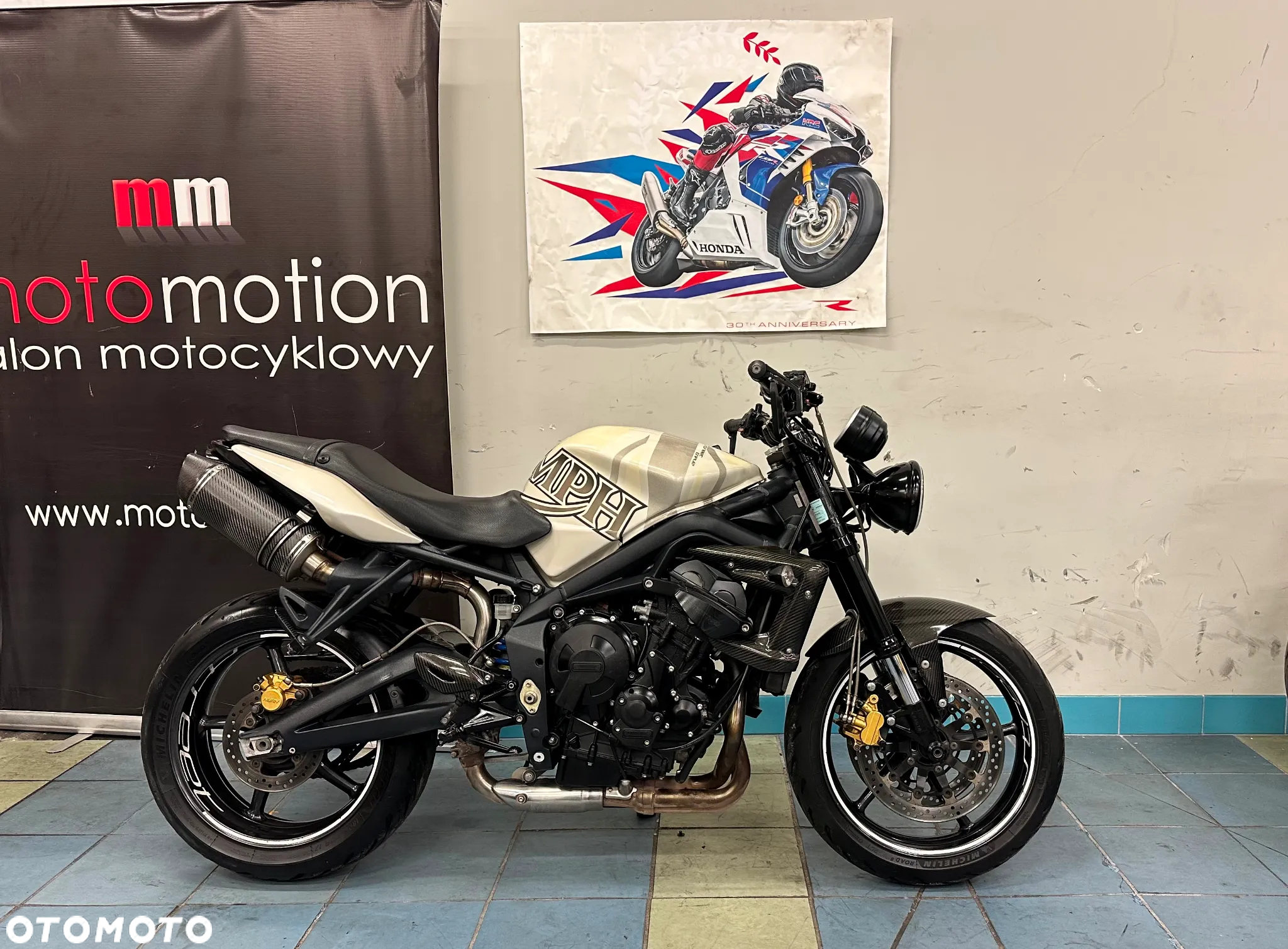 Triumph Street Triple - 21