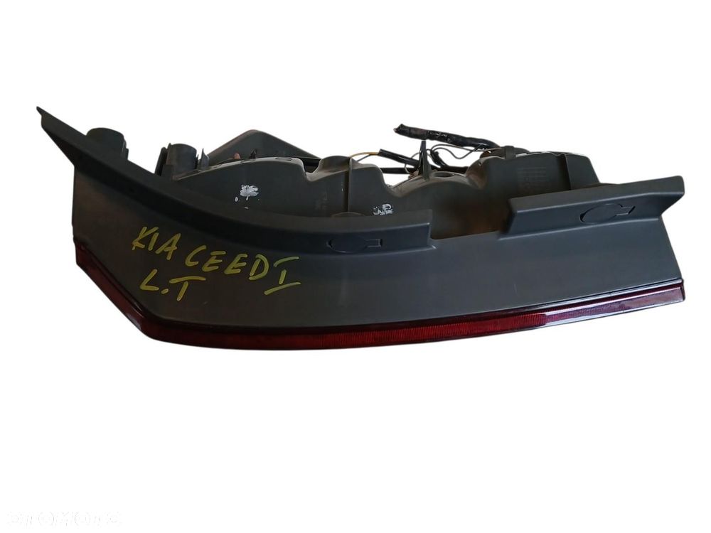 LAMPA LEWA TYLNA KIA CEED I LIFT  KOMBI 20003 - 2