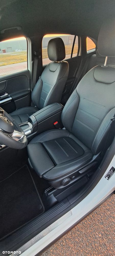 Mercedes-Benz GLA 220 d 4-Matic 8G-DCT - 15