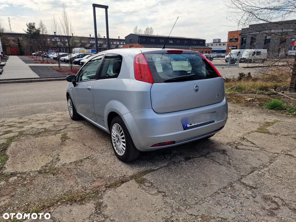 Fiat Grande Punto - 4