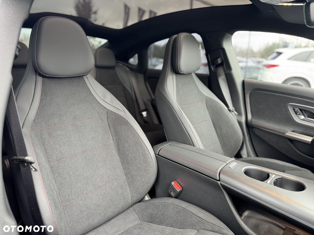 Mercedes-Benz CLA 200 mHEV 4-Matic 8G-DCT - 12