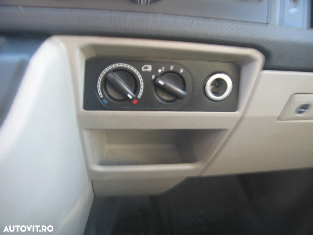 Volkswagen TRANSPORTER T6 , 6 LOC. PLATFORMA MIXTA , AC. - 36