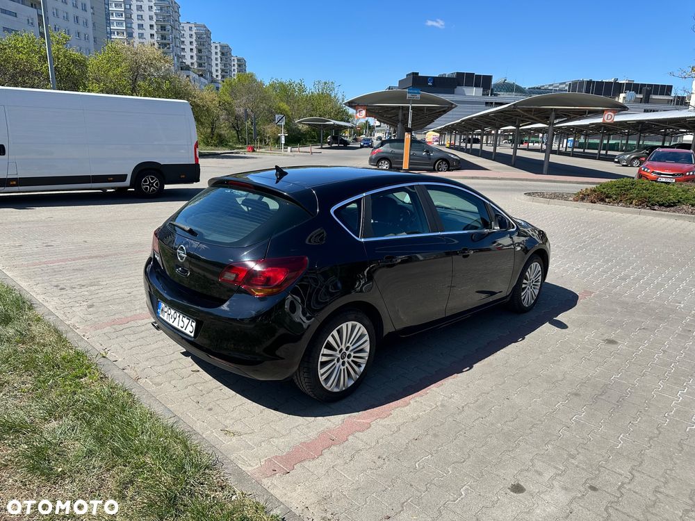 Opel Astra 1.4 T Cosmo - 4