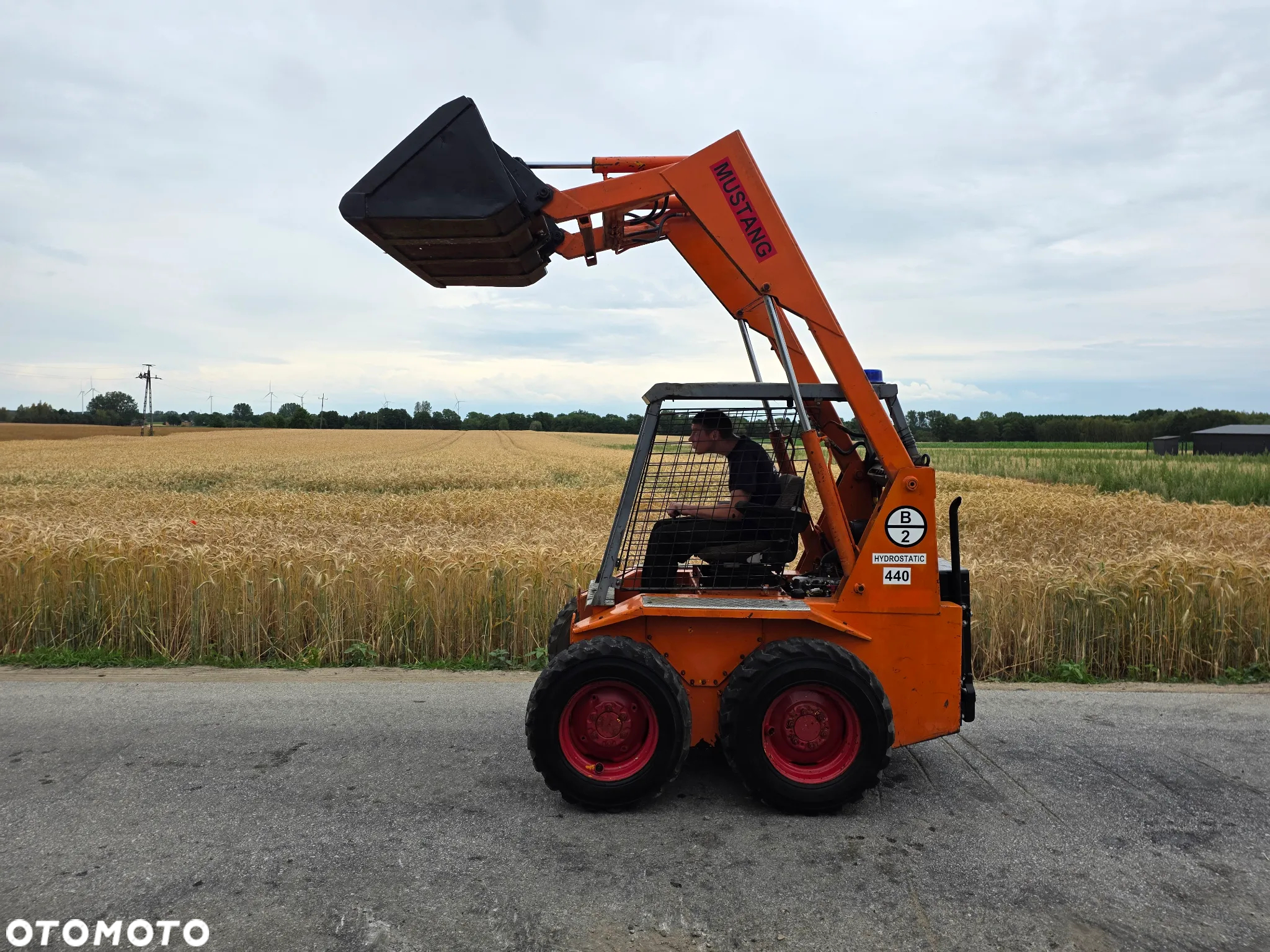 Bobcat Mustang 440 - 6