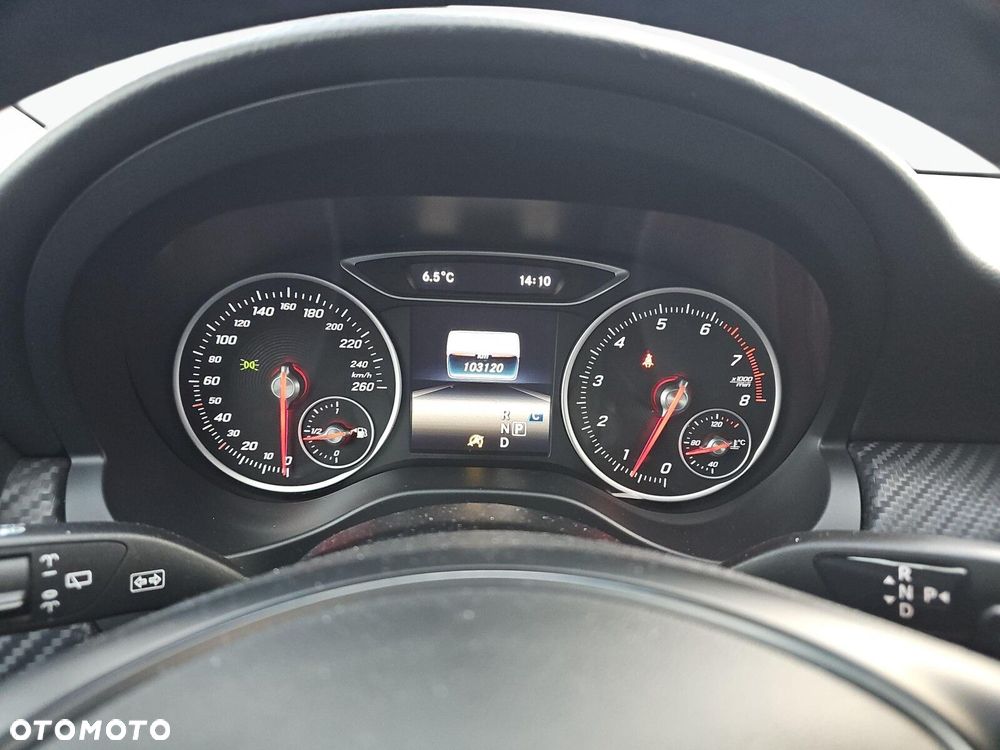 Mercedes-Benz GLA - 20