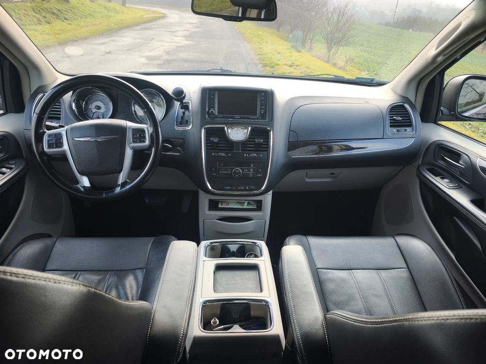 Chrysler Town & Country ver-3-6-limited - 7