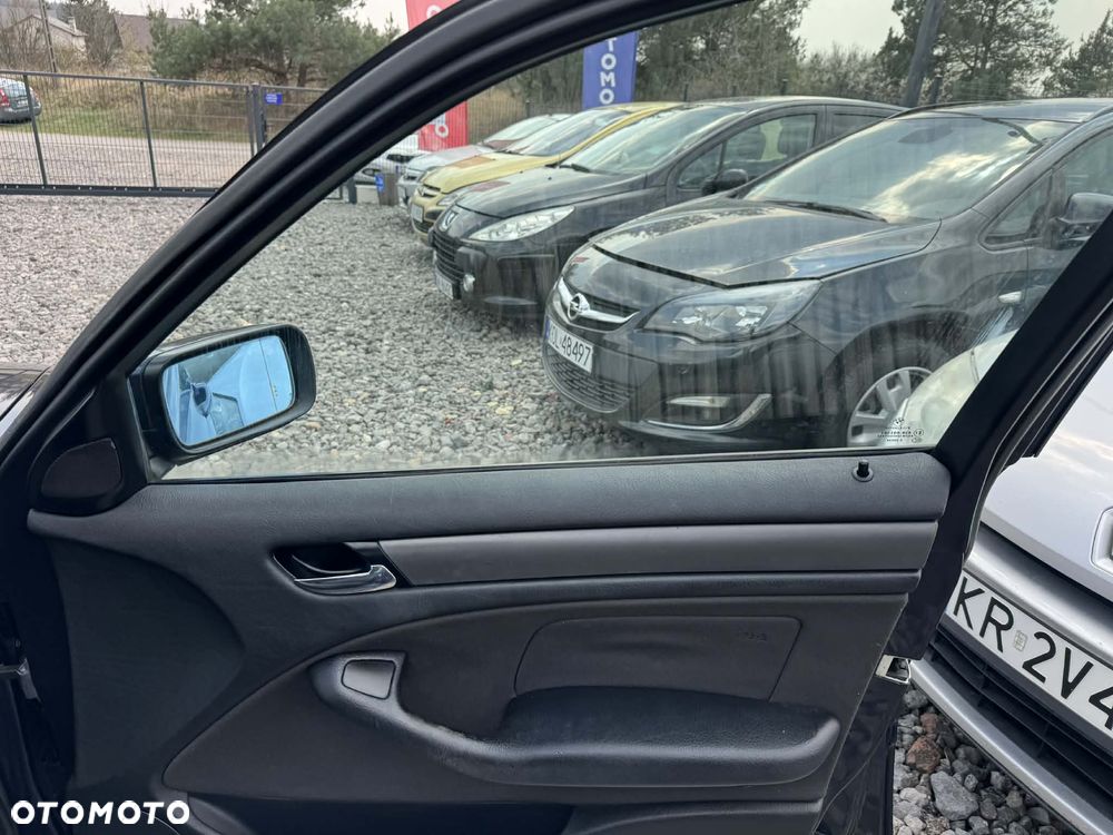 BMW Seria 3 318i - 21