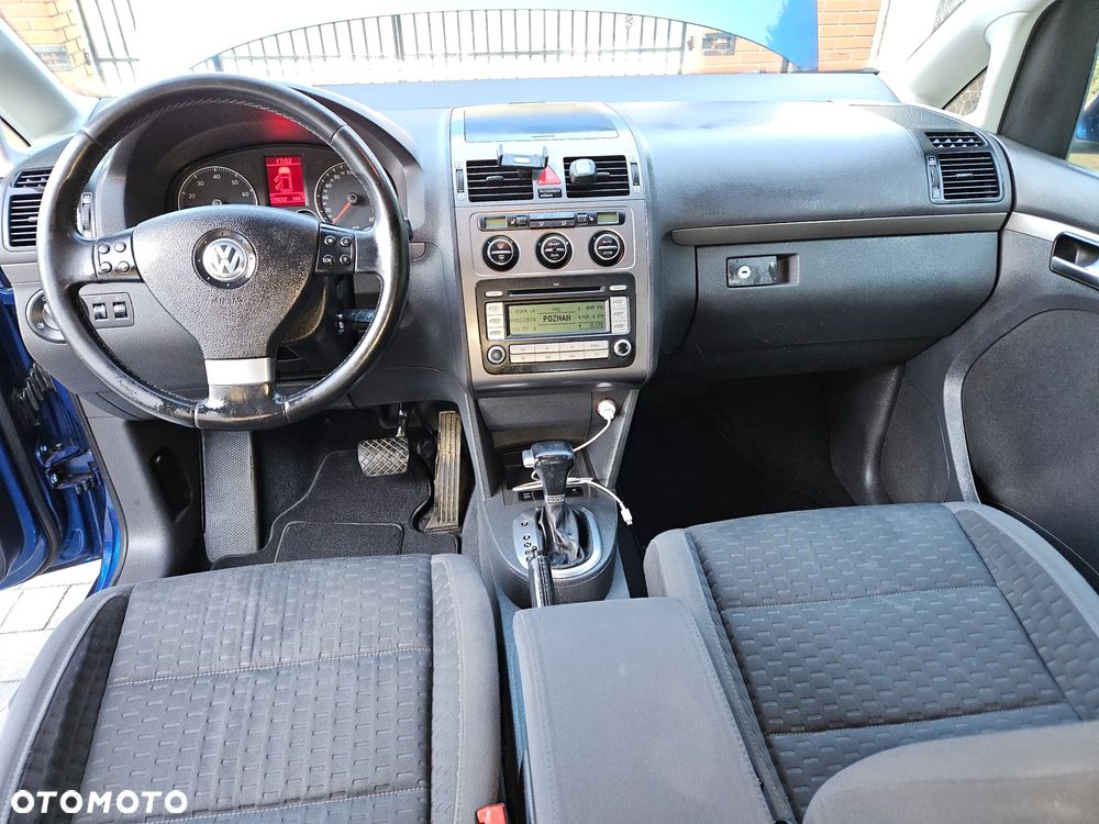 Volkswagen Touran 1.4 TSI Conceptline DSG - 9