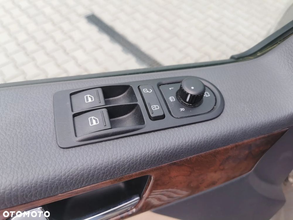 Volkswagen Multivan - 9