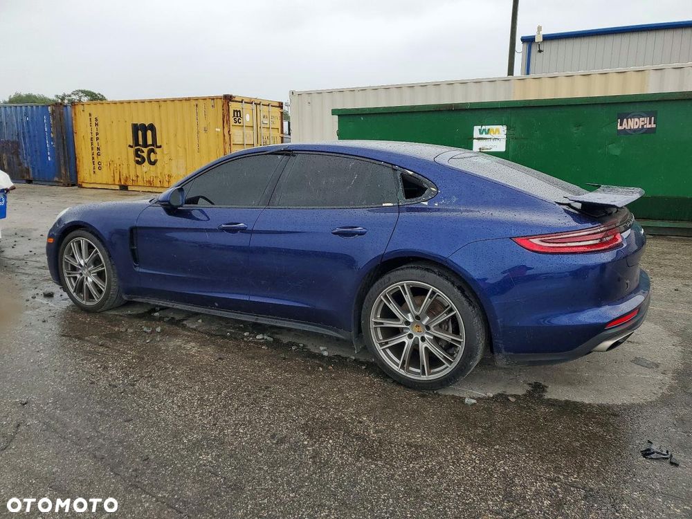 Porsche Panamera Standard - 3