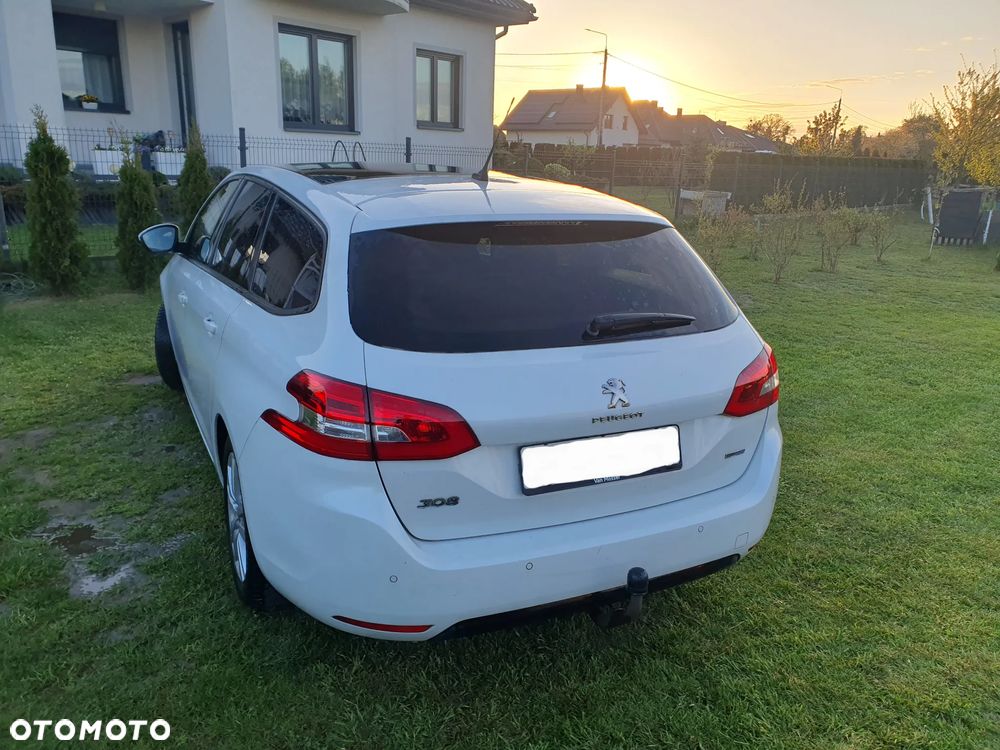 Peugeot 308 1.6 BlueHDi Allure S&S - 10