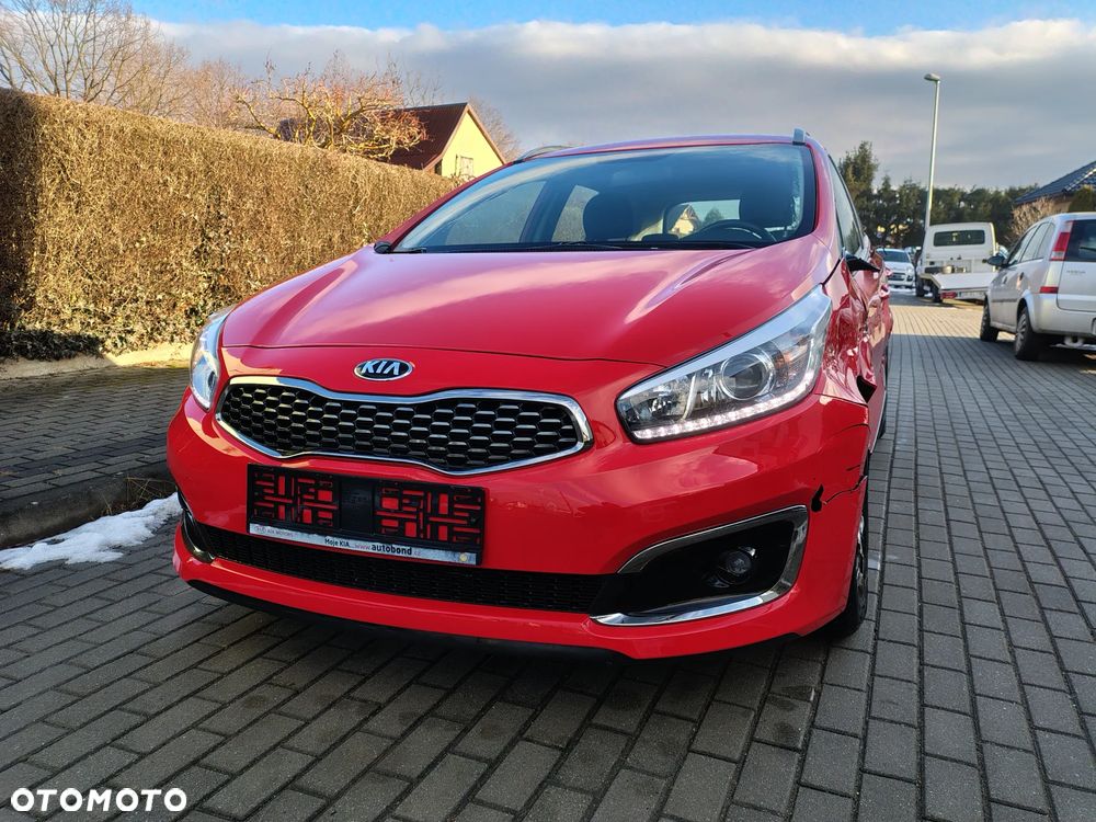 Kia Ceed 1.6 GDI ISG Dream-Team Edition - 2