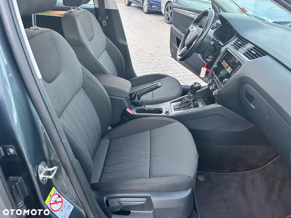 Skoda Octavia 2.0 TDI Elegance DSG - 28