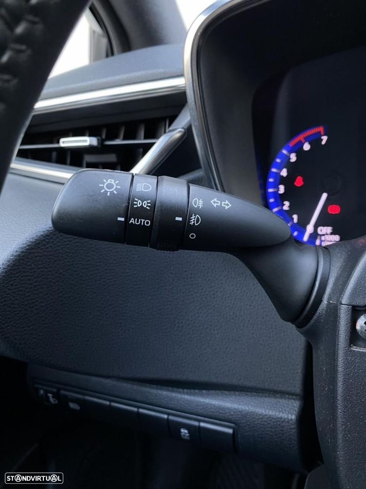Toyota Corolla 1.8 Hybrid Comfort - 28