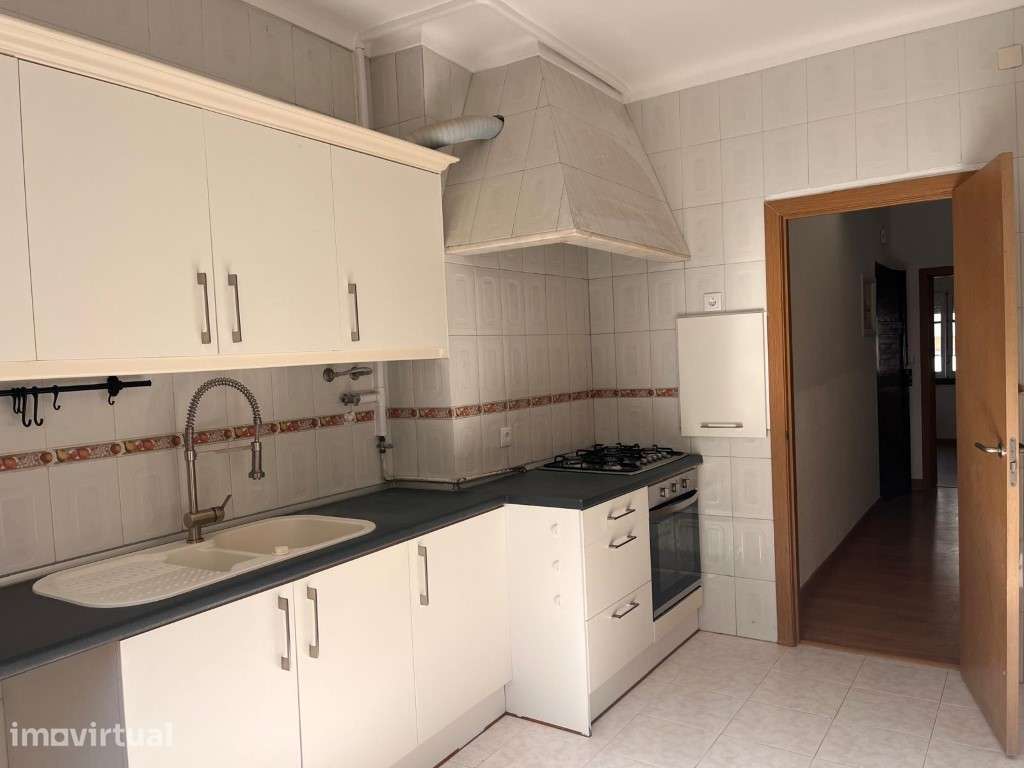 Apartamento T4, nas Mercês, Rio de Mouro - Grande imagem: 3/22