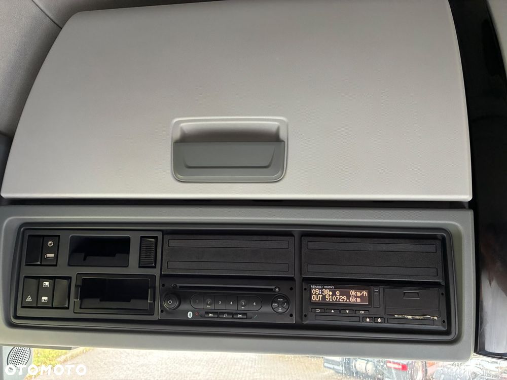 Renault T480 Sleeper Cab - 23