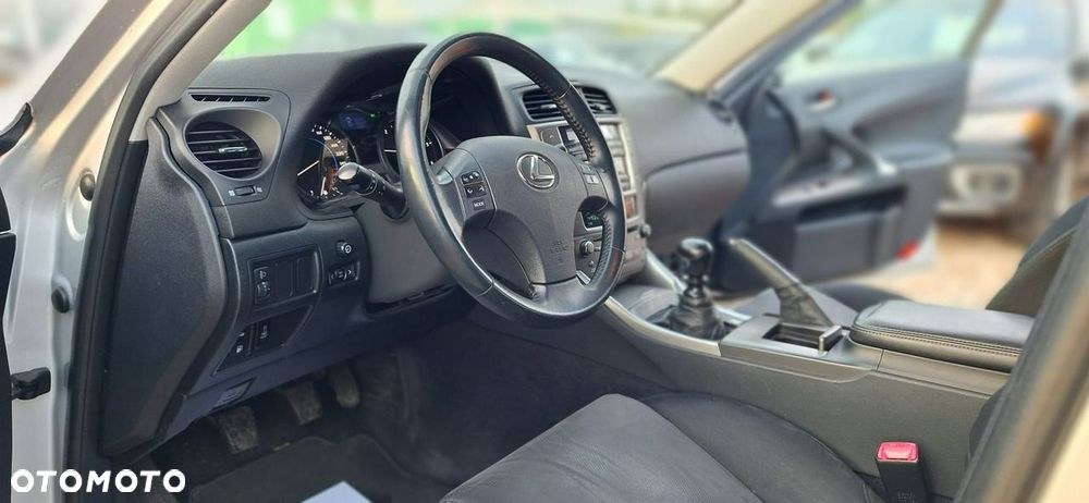 Lexus IS - 9
