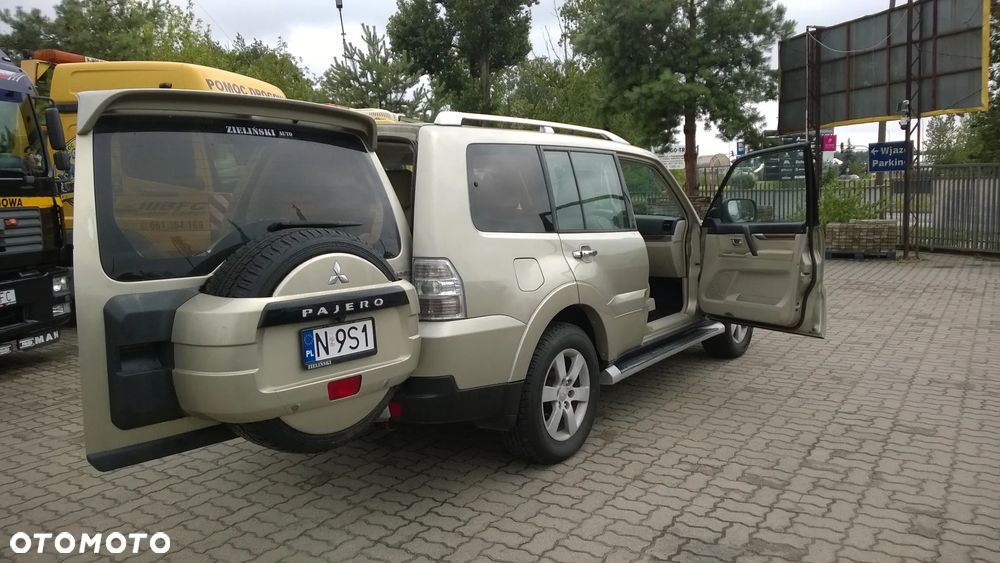 Mitsubishi Pajero 3.8 V6 Automatik Instyle - 19