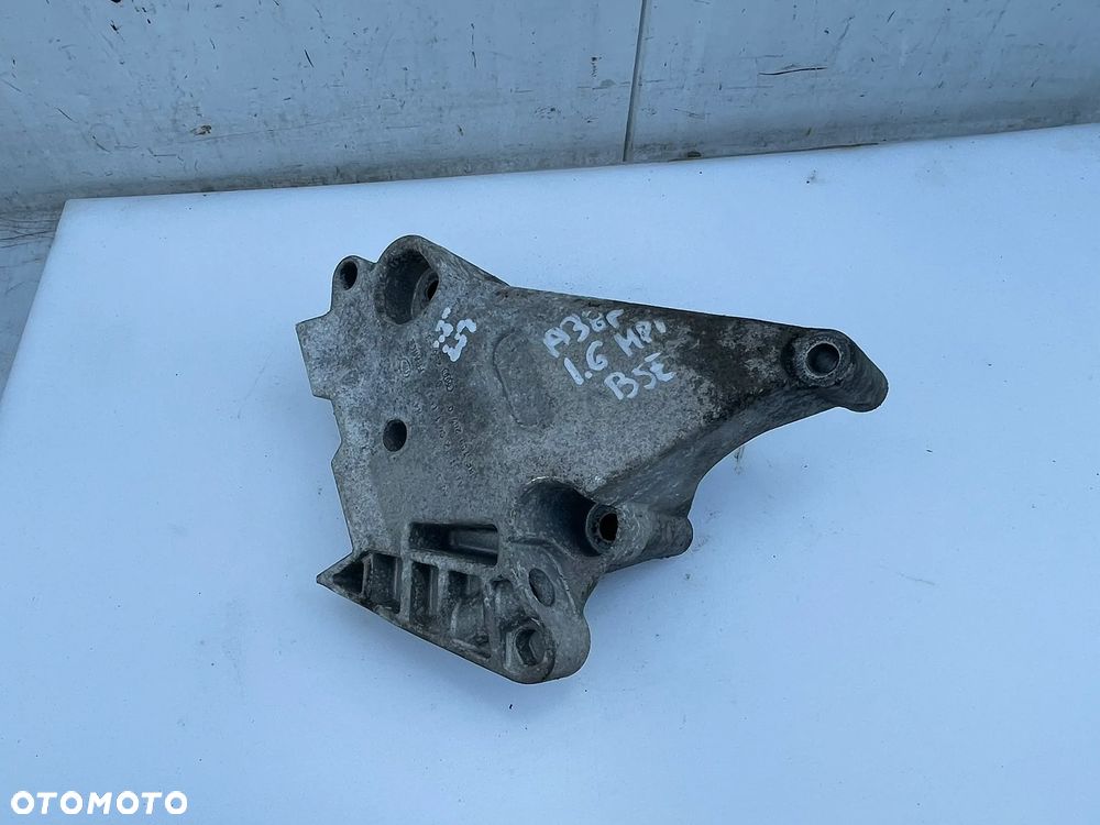 ŁAPA SILNIKA 06F199207Q VW GOLF V AUDI A3 8P SEAT SKODA 1.6 MPI - 1