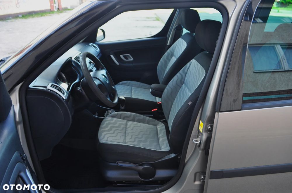 Skoda Roomster 1.2 Ambition - 21