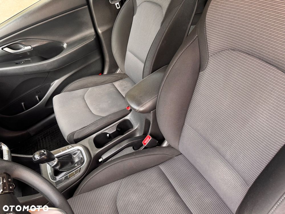 Hyundai i30 1.4 Premiere Comfort - 20