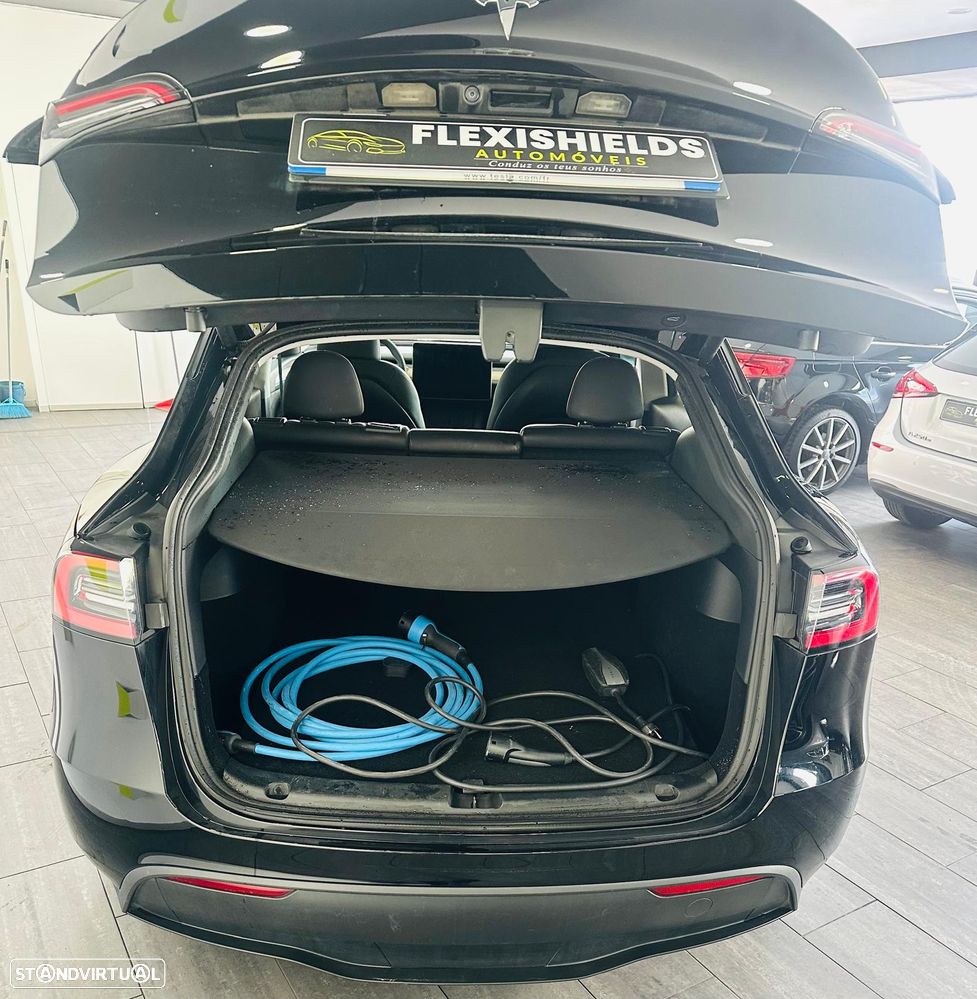 Tesla Model Y Standard RWD - 15